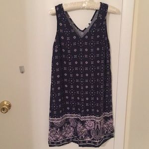 GAP Flattering v Neck Vacation Dress